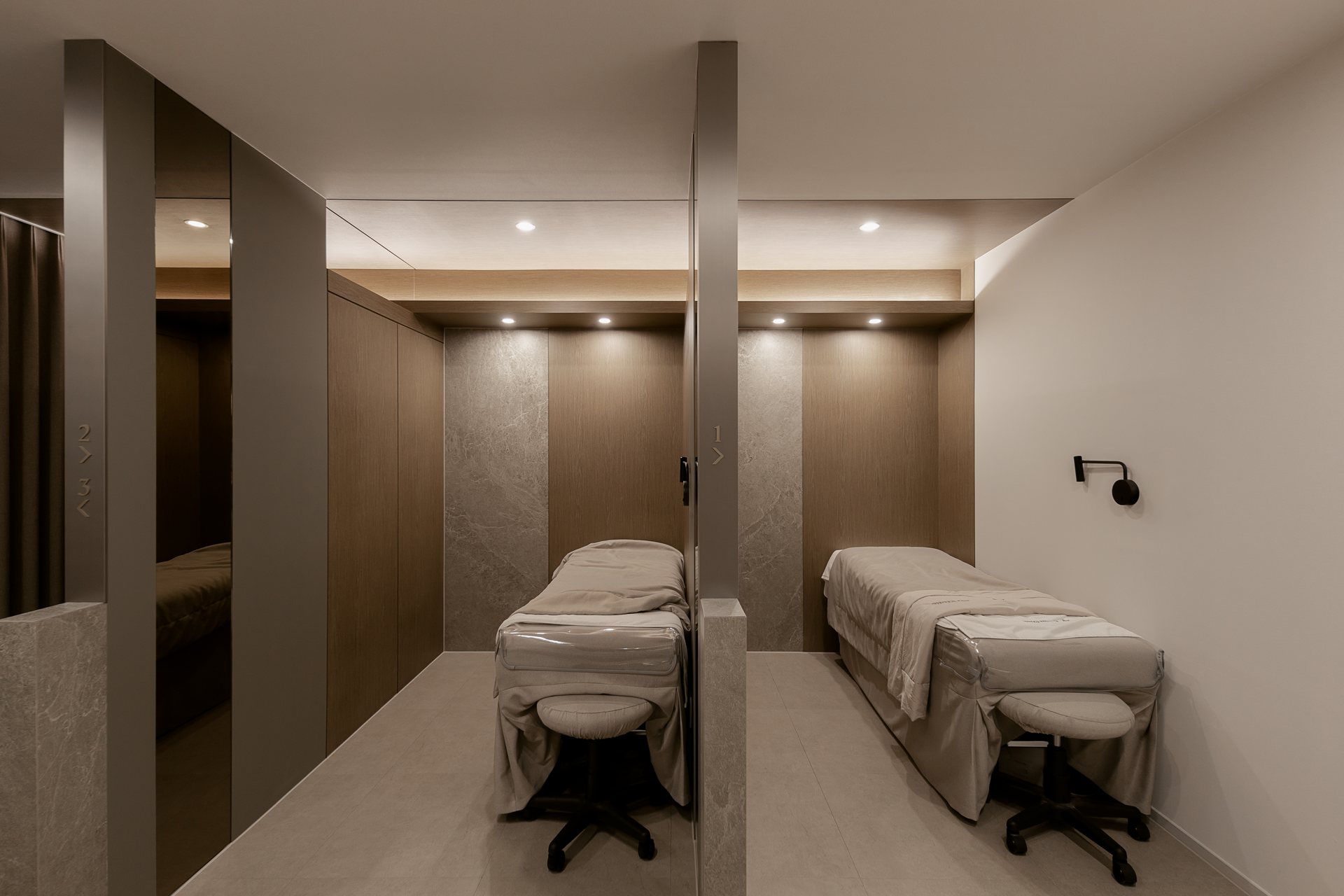 L-STAR CLINIC interior 5